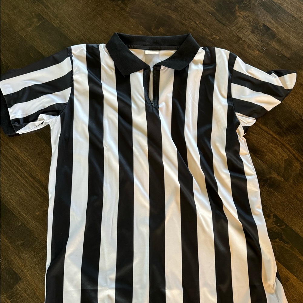 Striped referee jersey with collar